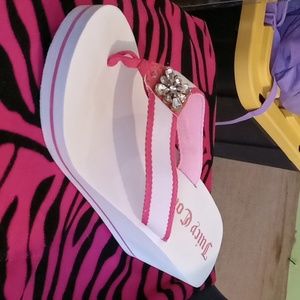 Juicy couture flip flops